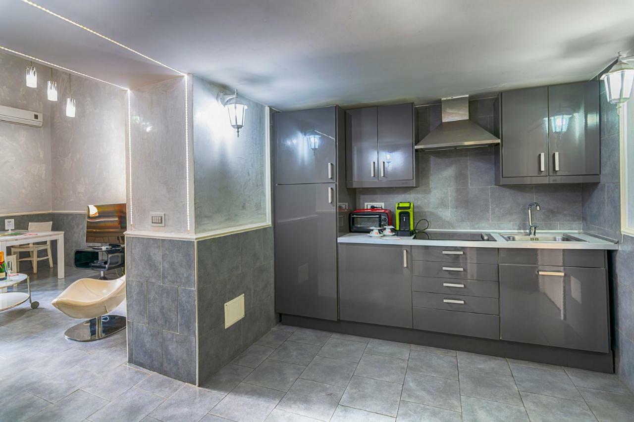 Suite Apartments Angioini Неаполь Экстерьер фото
